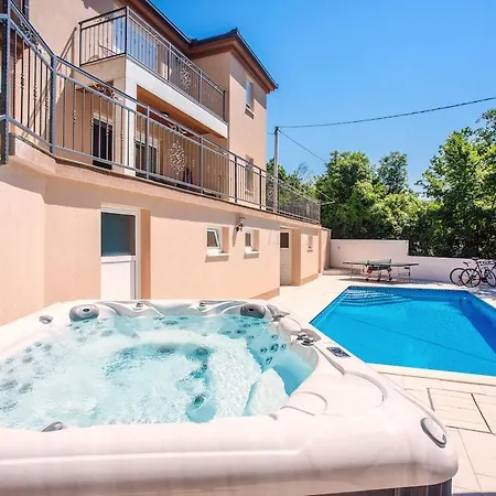Vip With Heated Pool & Jacuzzi Βίλα