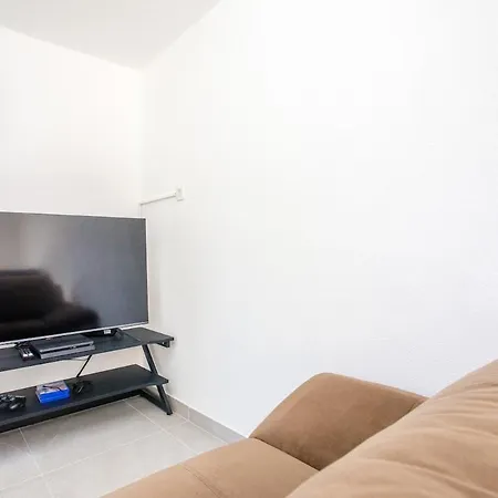 Vila Vip With Heated Pool & Jacuzzi Runovic