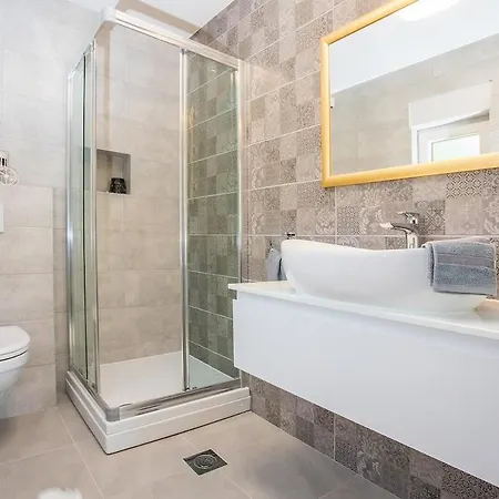 Vila Vip With Heated Pool & Jacuzzi *
