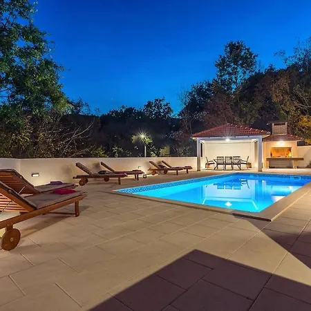 Vip With Heated Pool & Jacuzzi Βίλα