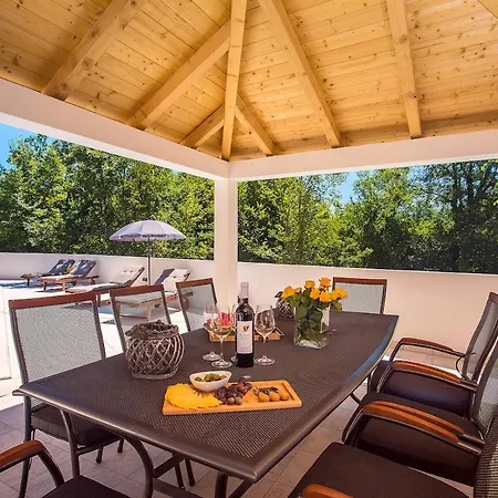 Vila Vip With Heated Pool & Jacuzzi