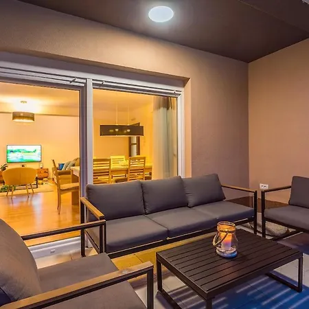 Vip With Heated Pool & Jacuzzi Vila