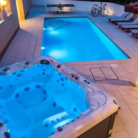 Vila Vip With Heated Pool & Jacuzzi *