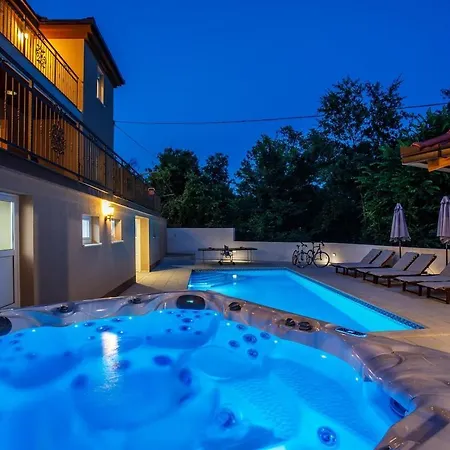 Vip With Heated Pool & Jacuzzi Vila Runovic